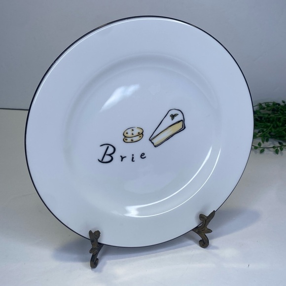 POTTERY BARN Cheese Plate BRIE Black Rim 7 3/4" Dishwasher Microwave Safe - Picture 1 of 5